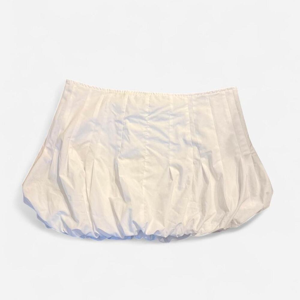 White pleated bubble skirt skirt